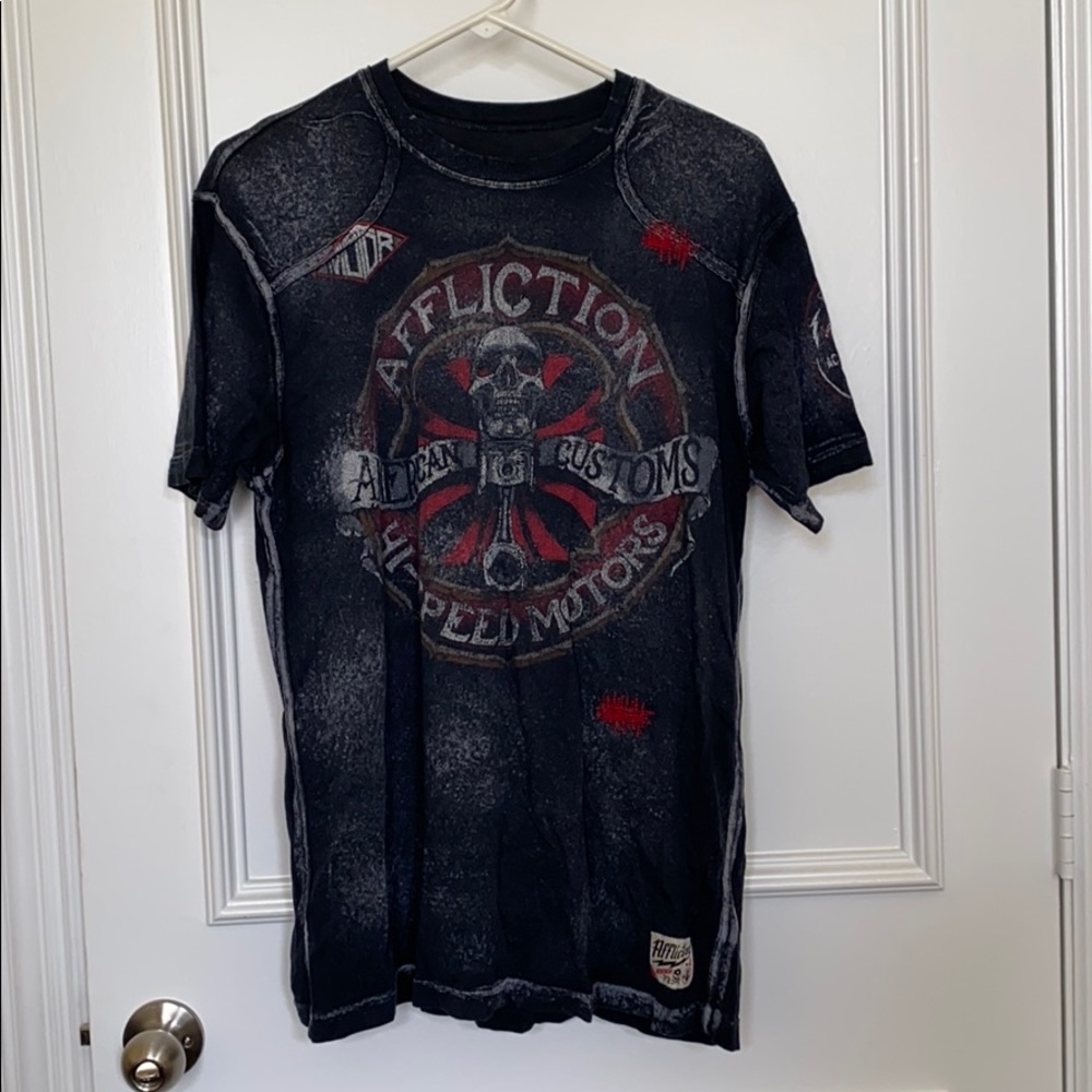 AFFLICTION T SHIRT LARGE NAVY AND RED 😎🔥🌺